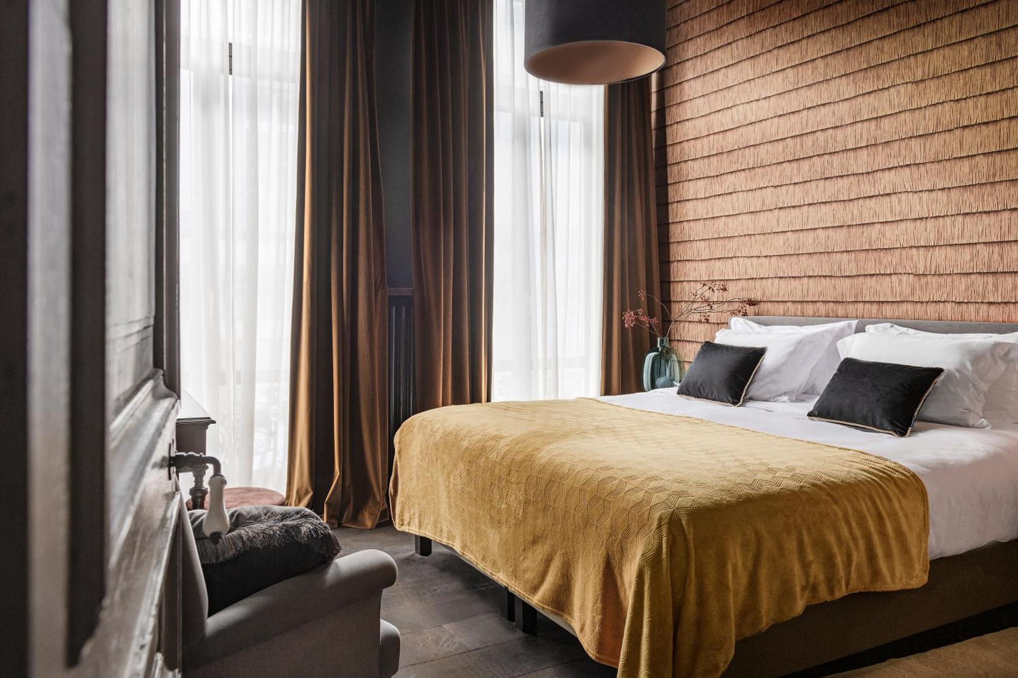 The Bank 1869 - Unique Guestrooms In The Historic Center Of Bruges Exterior photo