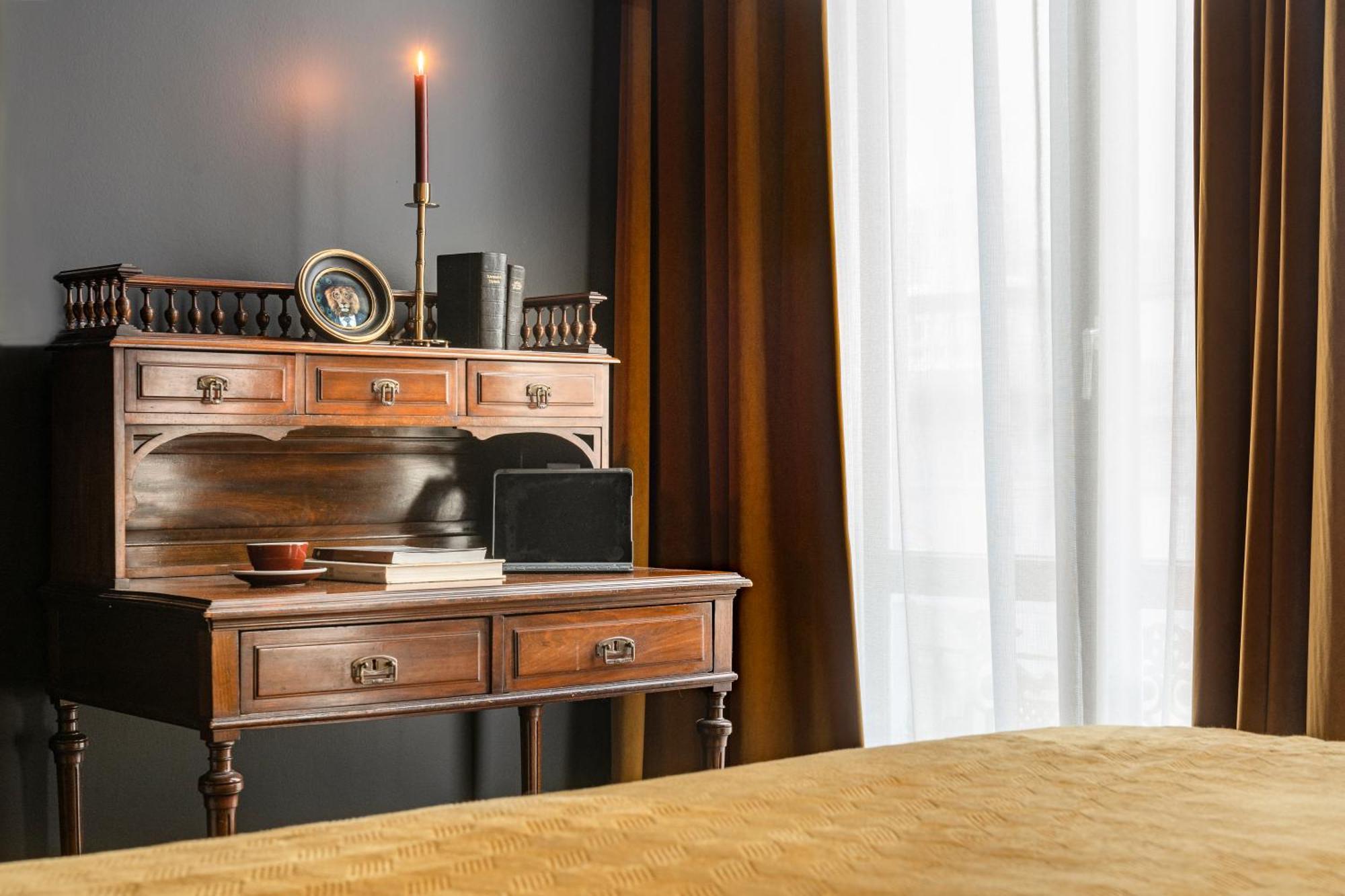 The Bank 1869 - Unique Guestrooms In The Historic Center Of Bruges Exterior photo