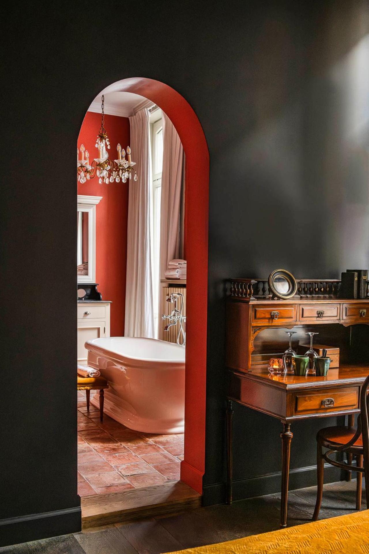 The Bank 1869 - Unique Guestrooms In The Historic Center Of Bruges Exterior photo